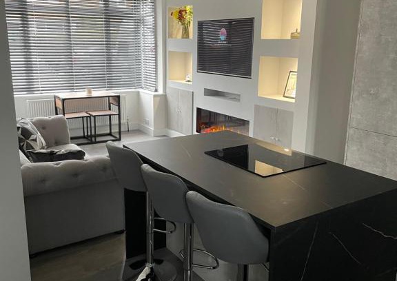 Tea Green House | VA Home Stay - Close to Luton Airport, M1 & A505