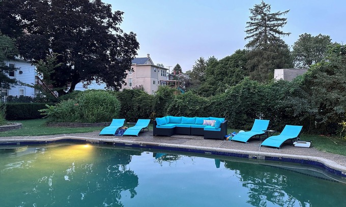 Adamstown Bed & Breakfast | VAAST Bed & Breakfast