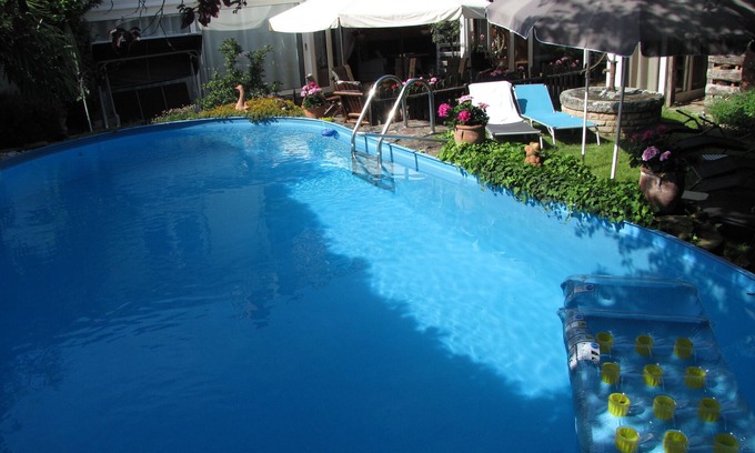Neustadt-Lachen-Speyerdorf Condo | Vacation apartment for up to 6 people with sunny courtyard, garden and pool