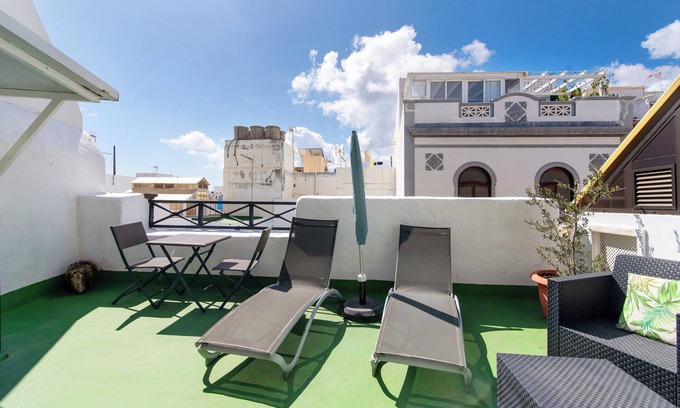 Vegueta House | Vacation Home 'Apto Azahara - Casa San Marcial' with Private Terrace and Wi-Fi