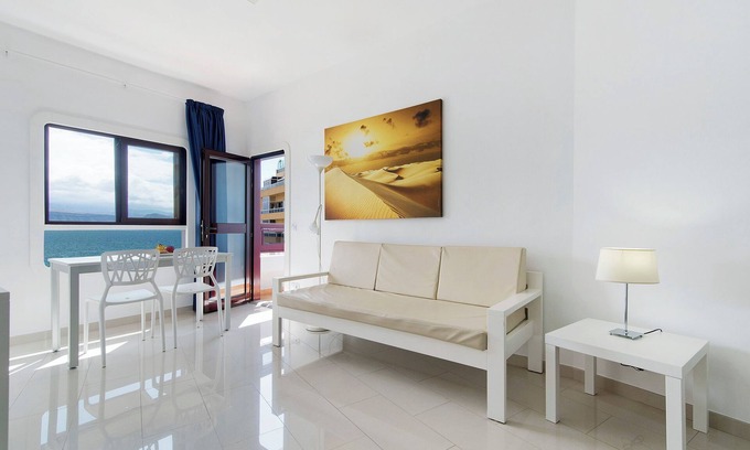 Las Palmas de Gran Canaria Apartment | Vacation rental “Estudio vista al mar 51” with Sea View & Wi-Fi
