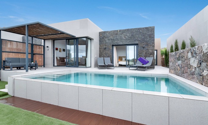 San Bartolome de Tirajana Villa | Vacation Villa 'Yucas 14' with Sea View, Wi-Fi and Air Conditioning