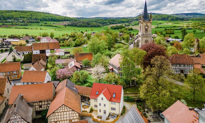 Ostheim Apartment | Vacation apartment at the Kirchbrunnen in the Rhön (ground floor)