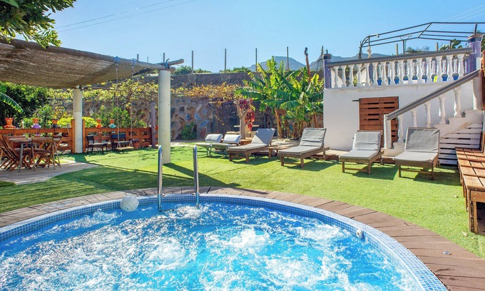 El Pinillo Villa | Vacation Home "El Pinillo" with Mountain View, Pool & Wi-Fi