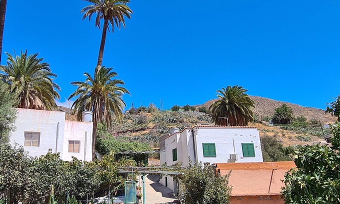 Santa Lucia Apartment | Vacation apartment with panoramic views at Finca Gran Calma - ideal for hikers