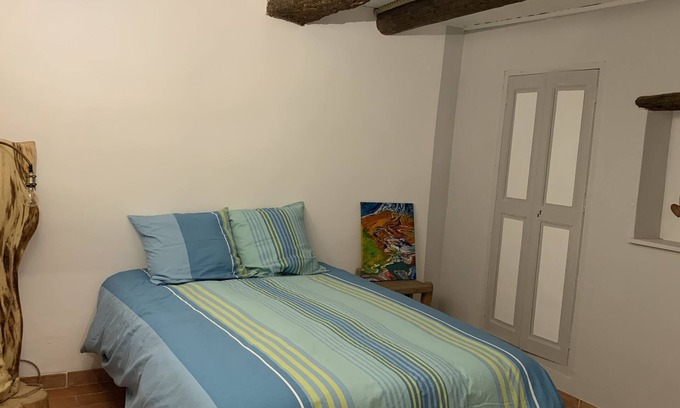 Saint-Pierre-de-Vassols Apartment | Vacation apartment near Mt Vetoux, in the heart of a small Provencal village