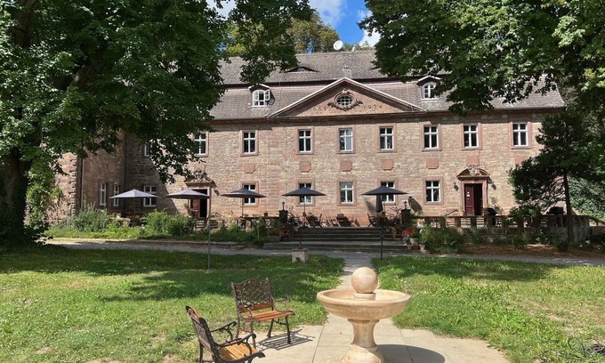 Querfurt Apartment | Vacation apartment/apartment for 8 guests with 150m² in Vitzenburg OT Zingst (267034)