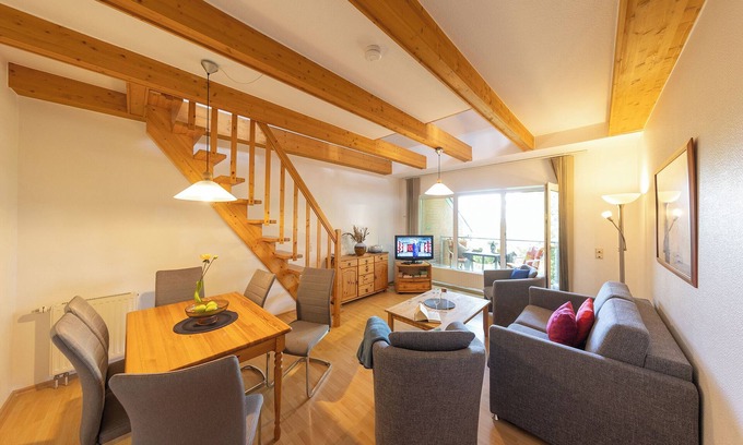 Wremen Apartment | Vacation apartment Lili Marleen. Flooded with light and on two levels.