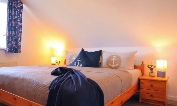 Neufeld Apartment | Vacation apartment "Nordseebrise" just a few minutes' walk from the dyke!