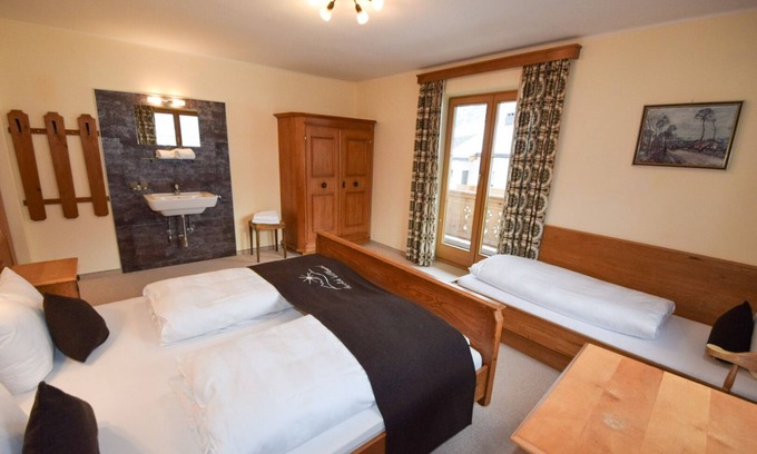 Distelberg Apartment | Vacation apartment 5 min to the ski area in Aschau im Zillertal 1st floor