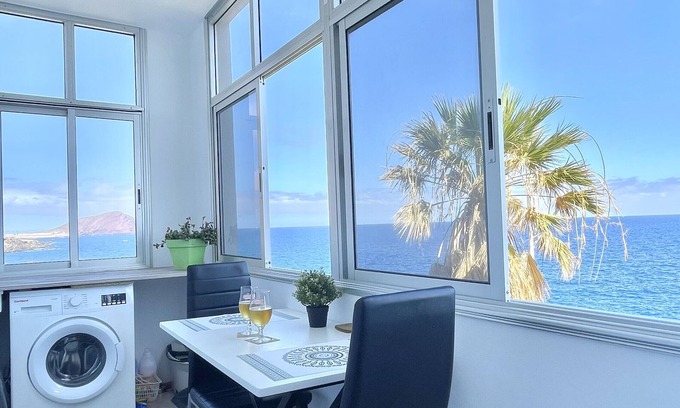 Los Abrigos Apartment | Vacation Apartment 'Balcón Al Atlántico' with Sea View, Private Terrace and Wi-Fi