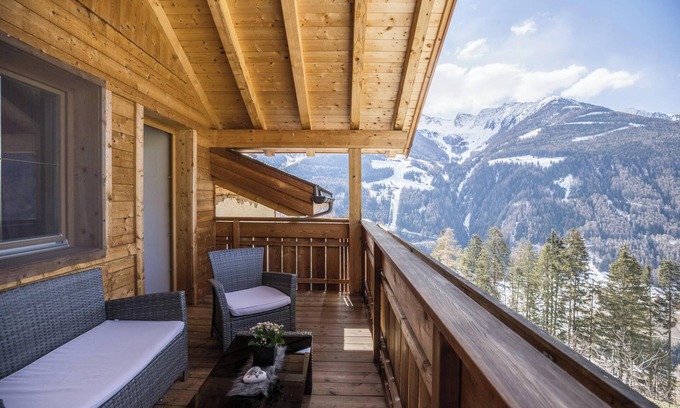 Valle Aurina Apartment | Vacation Apartment "Golserhof Sonne" in the Ahrntal Valley with Mountain View