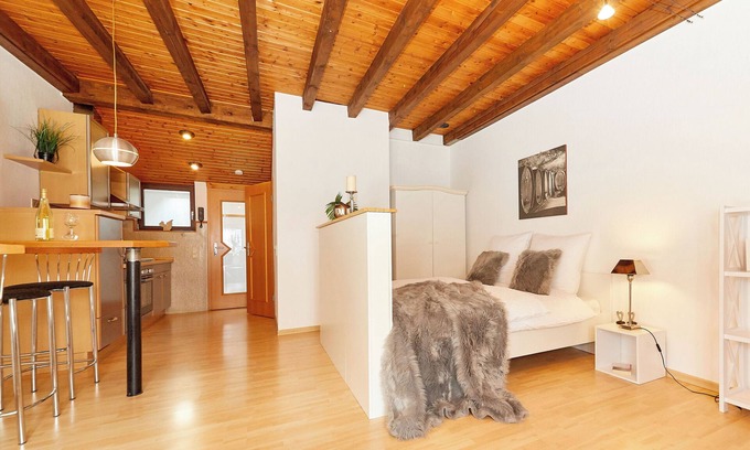 Historic Downtown Apartment | Vacation apartment Altes Eichamt