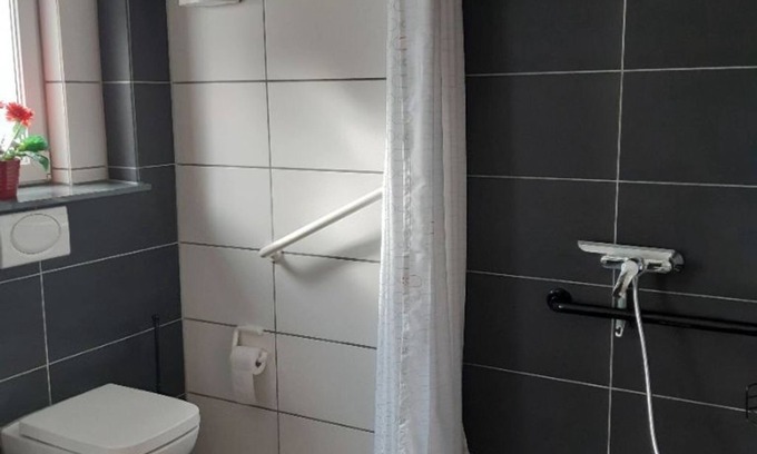 Bad Sobernheim Apartment | Vacation apartment Uschi - apartment/apartment, bathroom, WC, 1 bedroom
