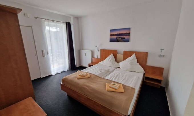 Burgschwalbach Bed & Breakfast | Vacation apartment Burgblick 1 - Guesthouse Auszeit
