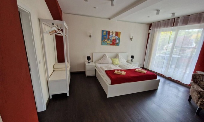 Burgschwalbach Bed & Breakfast | Vacation apartment Lindenblick - Guesthouse Auszeit