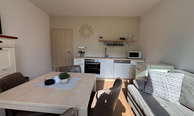 Ribnitz-Damgarten Apartment | Vacation apartment/apartment for 5 guests with 55m² in Neu Hirschburg (271176)