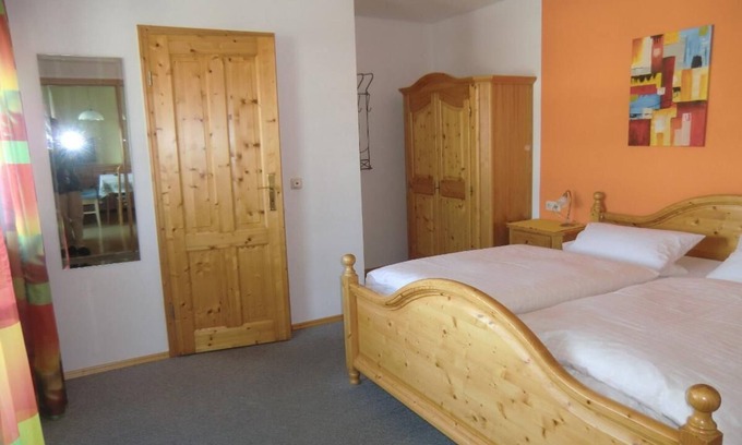 Ruhmannsfelden Apartment | Vacation apartment (40sqm) with use of sauna and spine-friendly mattresses