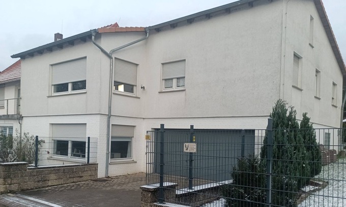 Salzhemmendorf Apartment | Vacation apartment - Weserbergland - own entrance - garden - fence - dogs possible