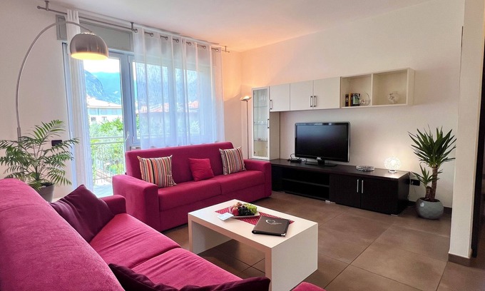 Riva del Garda Apartment | Vacation apartment Riva del Garda - 3 bedrooms, garden, parking, W-Lan