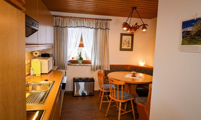 Oberau Apartment | Vacation apartment Kehlstein, 65sqm for 2-4 persons, balcony