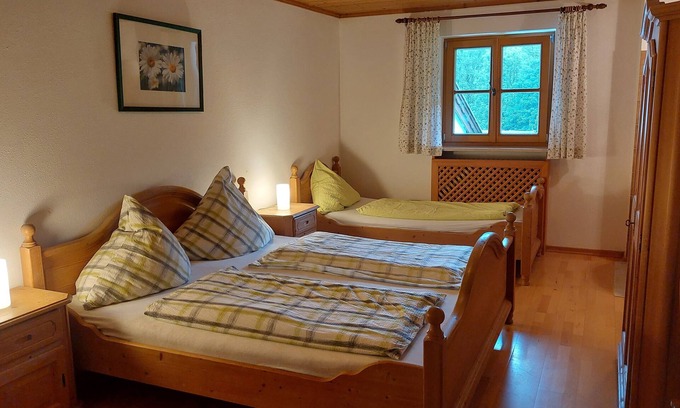 Weissbach an der Alpenstrasse Apartment | Vacation apartment 2, 60 sqm, 2 separate bedrooms