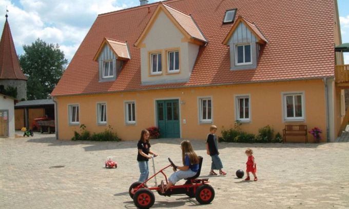 Merkendorf Apartment | Vacation apartment (1st floor) at the Ferienhof an der Stadtmauer Merkendorf