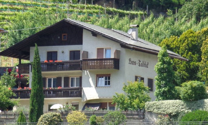 Naturno Apartment | Vacation apartment 1 "Wallburg" in a quiet location Naturns