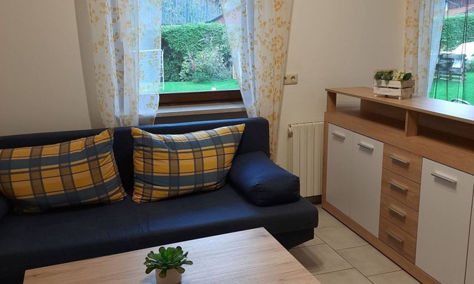 Obing Apartment | Vacation apartment 3 - ground floor 53 m², with terrace, near Chiemsee