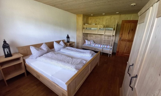 Riedlhutte Apartment | Vacation apartment (80sqm) in country house style