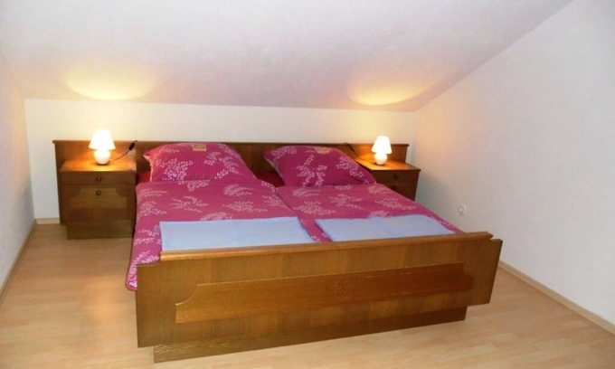 Gaming Apartment | Vacation apartment (90 sqm) on the edge of the forest with 3 bedrooms for 6 pers.