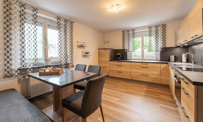 Moosbach Apartment | Vacation apartment 90sqm on the first floor with conservatory
