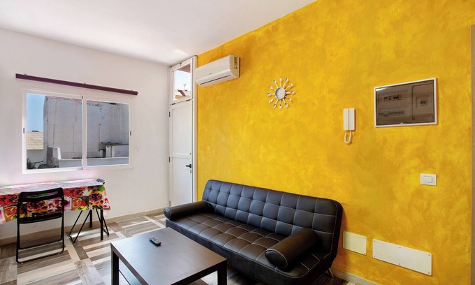 Vecindario Apartment | Vacation Apartment 'Apartamento C Para 2 En Vecindario' with Private Terrace and Wi-Fi