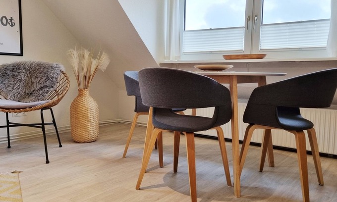 Kalifornien Apartment | Vacation apartment "Achtern Diek 3" 1st row on the Baltic Sea coast, dog-friendly