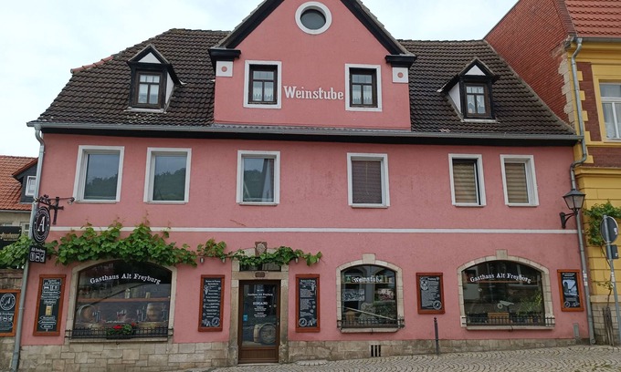 Freyburg Apartment | Vacation apartment Alt Freyburg, in the heart of the Jahn and wine town