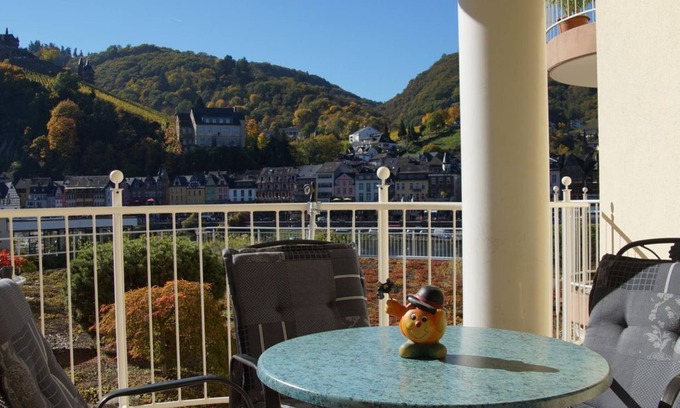 Cochem Apartment | Vacation apartment "Am Moselufer" - 4-bed apartment
