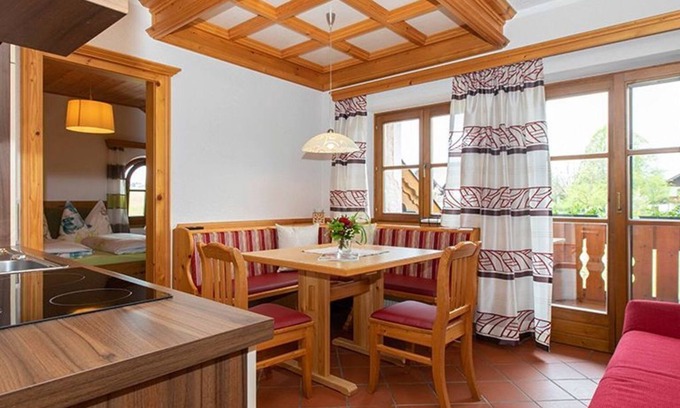 Sankt Lorenz Apartment | Vacation apartment Mondsee - Landhaus Widlroither