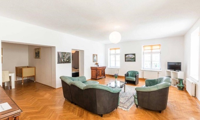 Sankt Polten Apartment | Vacation apartment "Rathausplatz" with 120sqm - family-friendly - St. Pölten