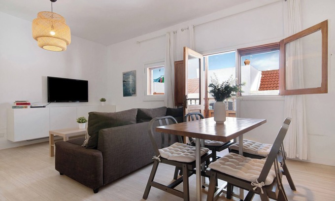 Telde Apartment | Vacation Apartment 'Balcon de Porteria' with Mountain View, Balcony and Wi-Fi