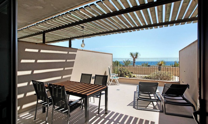 El Medano Apartment | Vacation Apartment 'Casa Médano 5 En El Médano' with Sea View, Private Terrace and Wi-Fi