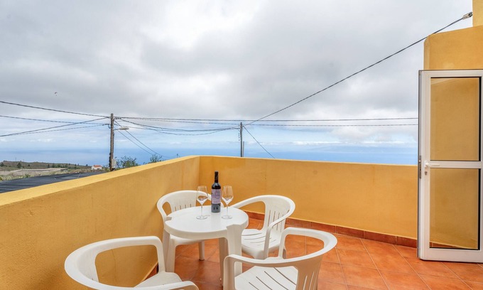 Taucho Apartment | Vacation Apartment 'Casa Susa' with Sea View, Private Terrace and Wi-Fi