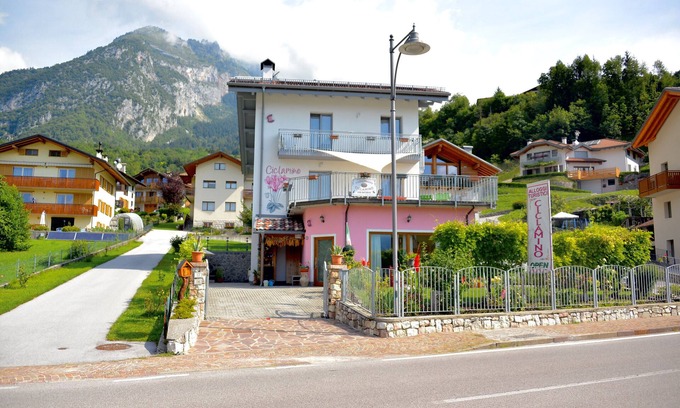 Dorsino Apartment | Vacation Apartment Ciclamino Standard Vittoria with Mountain View, Wi-Fi & Garden