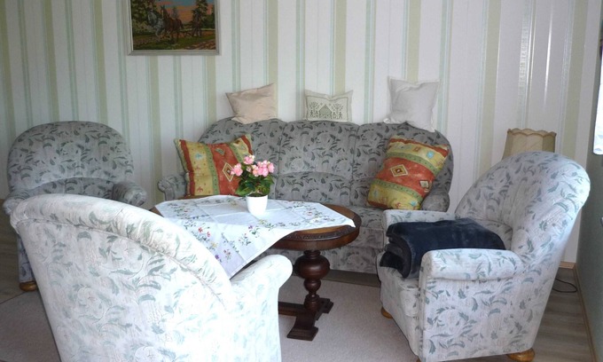 Oxlund Apartment | Vacation apartment 2 - Ferienhof Petersen: Vacation in the inland