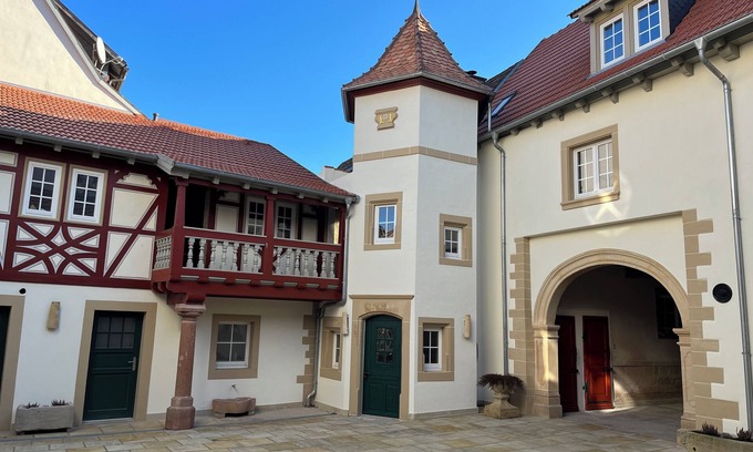 Grosskarlbach Apartment | Vacation apartment "Burgweg" in the old winery