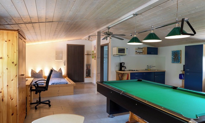 Hallbergmoos Apartment | Vacation apartment in Hallbergmoos, near Munich Airport, Therme Erding