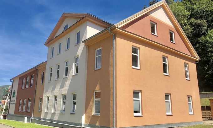 Obstfelderschmiede Apartment | Vacation apartment Alte Schule Friedrich Fröbel