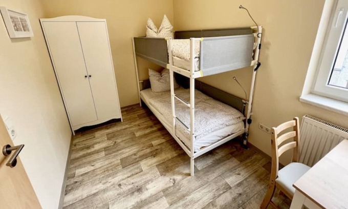 Obstfelderschmiede Apartment | Vacation apartment Alte Schule "Johann C. F. GutsMuths"
