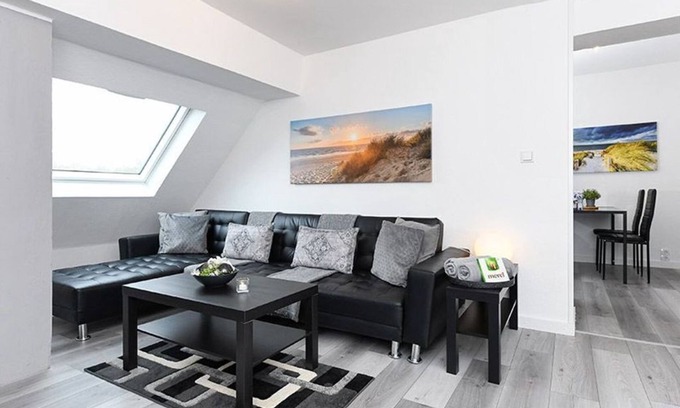 Holtriem Apartment | Vacation apartment Abendrot - House Auszeit Crusoh in Schweindorf