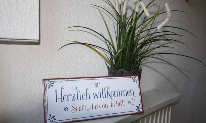 Wiefelstede Apartment | Vacation apartment "Haus Olekamp" - apartment/flat, shower, WC