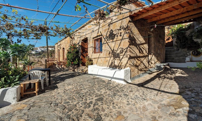 Fasnia Apartment | Vacation Apartment 'Eco Holidays House Races' with Private Terrace, Private Garden and Wi-Fi